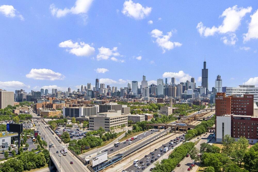 Photo of Outdoor in Illinois Medical District