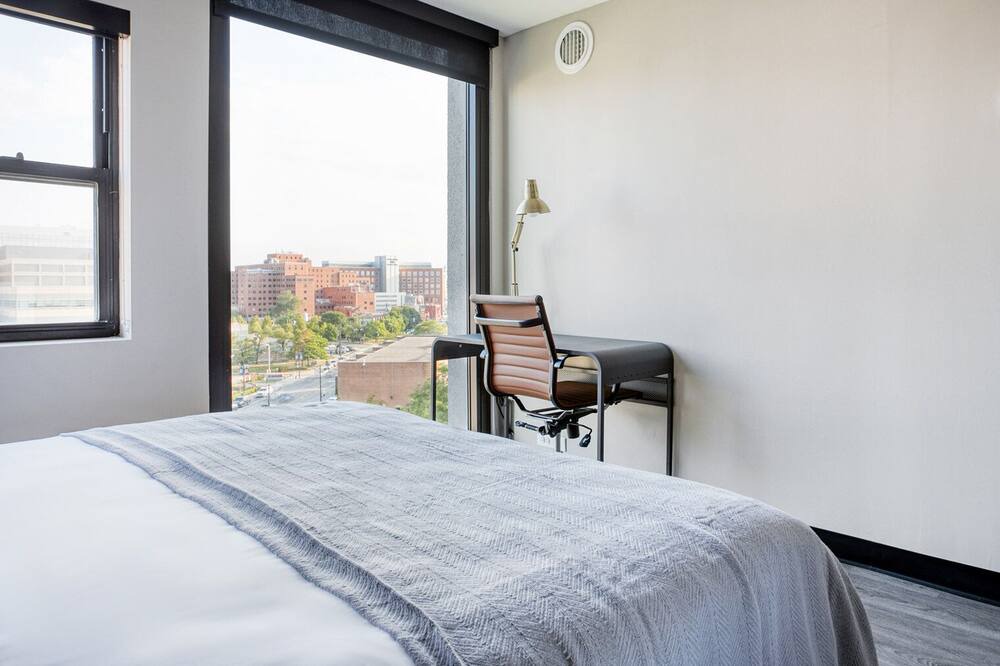 Photo of Bedroom in Illinois Medical District