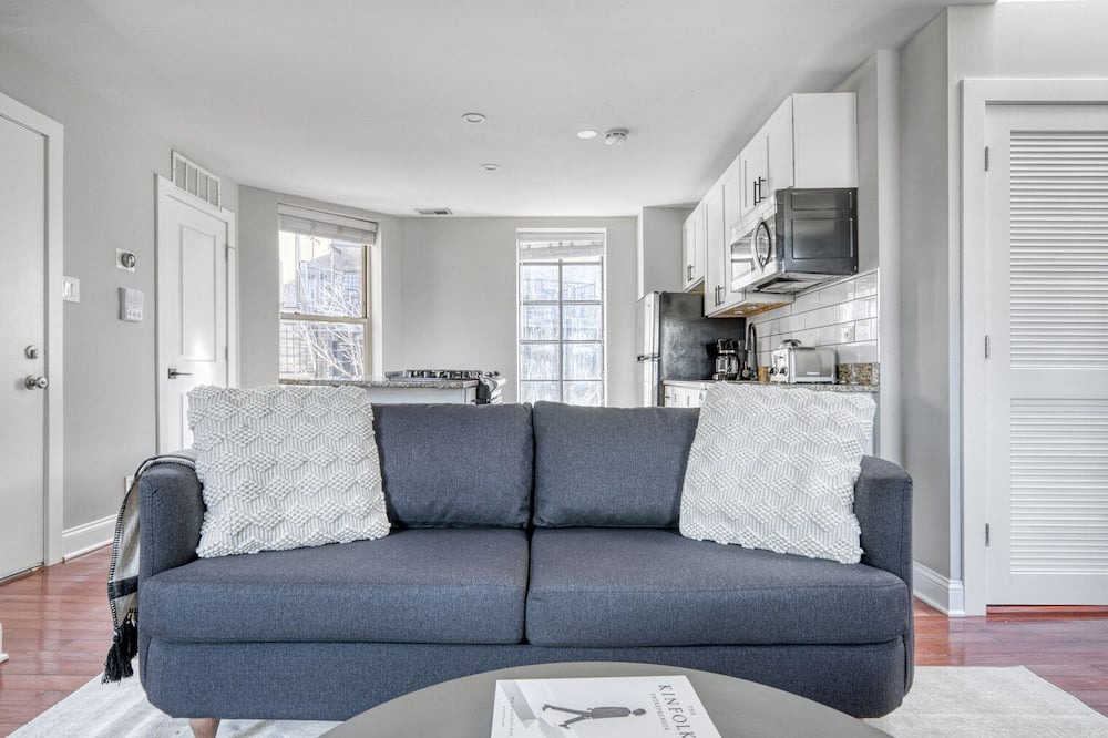 Photo of Livingroom in Lakeview