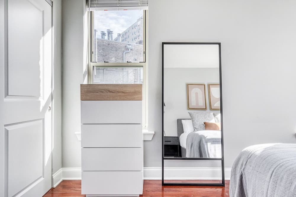 Photo of Bedroom in Lakeview