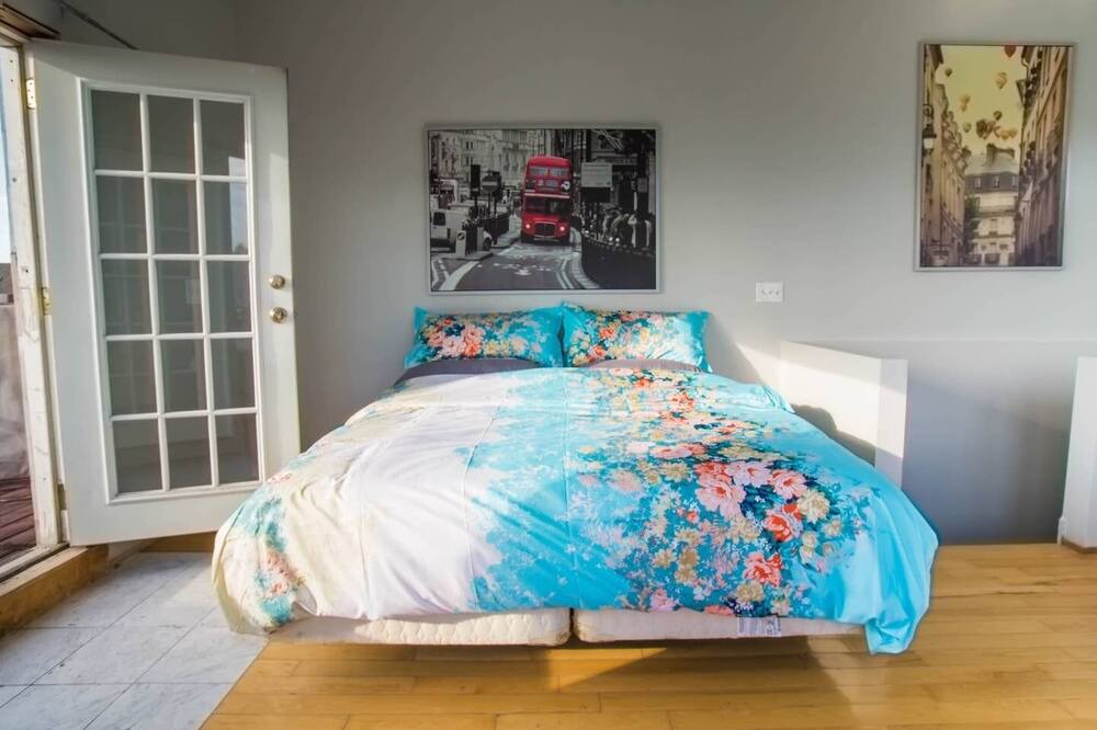 Photo of Bedroom in Pulaski Park