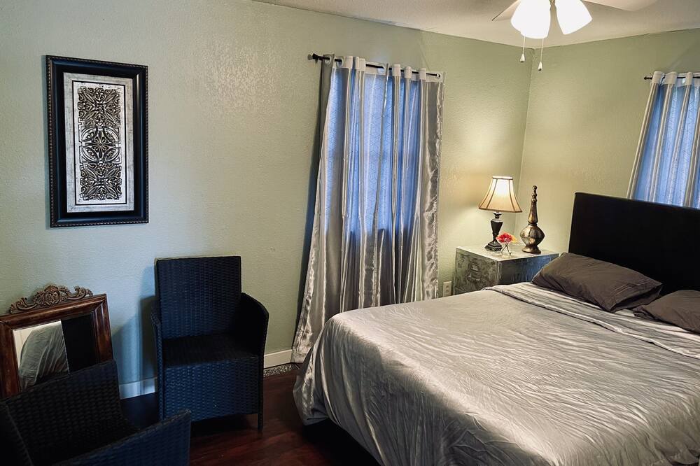 Photo of Bedroom in Dubuque