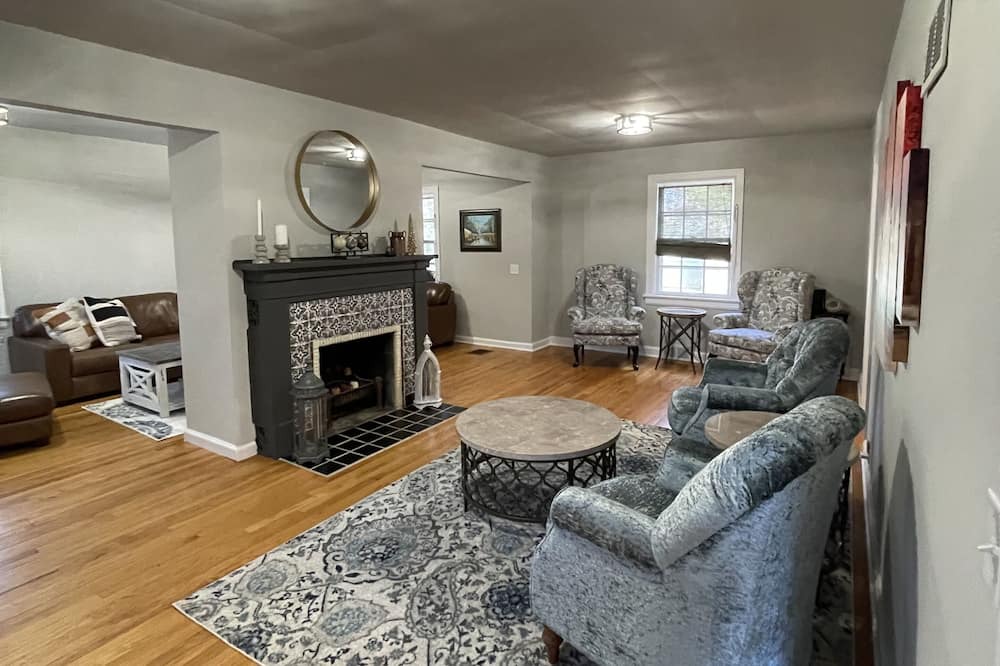 Photo of Livingroom in Mount Vernon