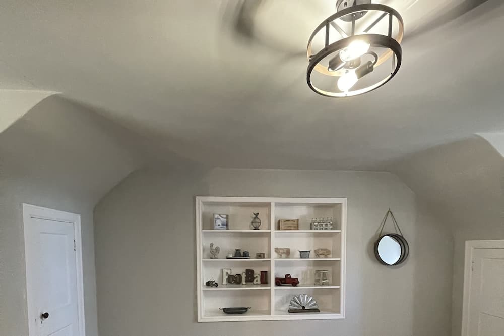 Photo of Bedroom in Mount Vernon