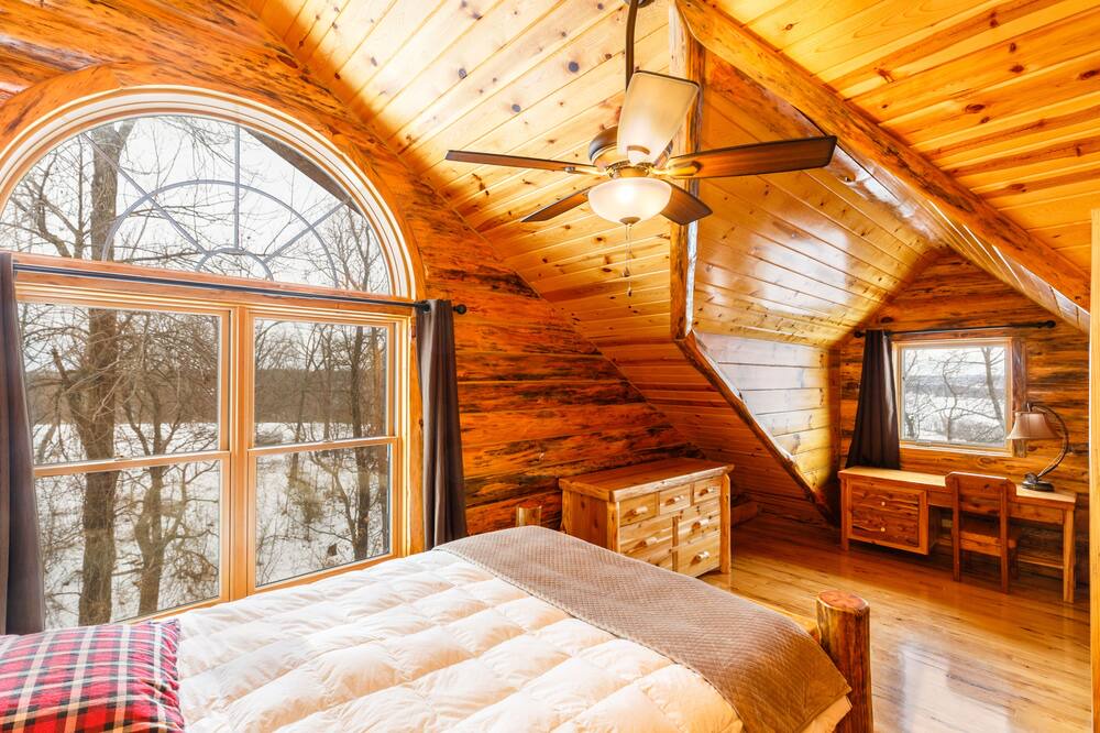 Photo of Bedroom in Cassville