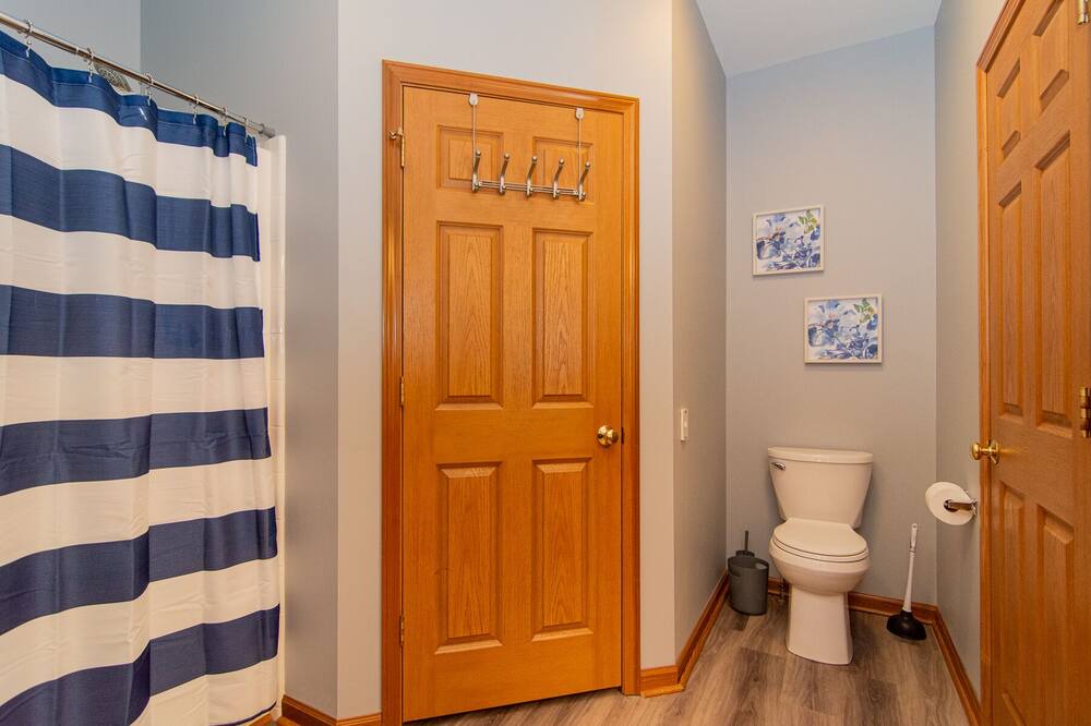 Photo of Bathroom in Niles