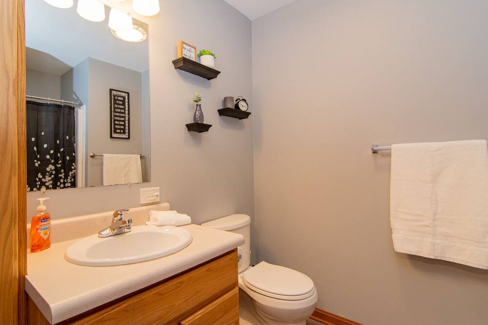 Photo of Bathroom in Niles