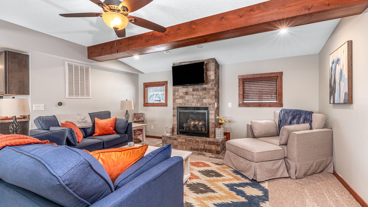 Photo of Livingroom in Scott County