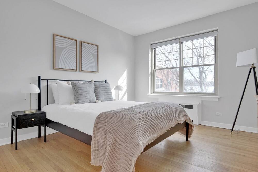 Photo of Bedroom in Evanston