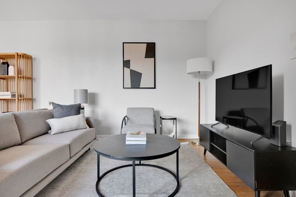 Photo of Livingroom in Evanston