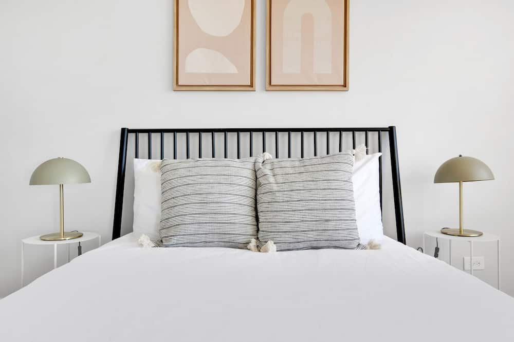 Photo of Bedroom in Evanston
