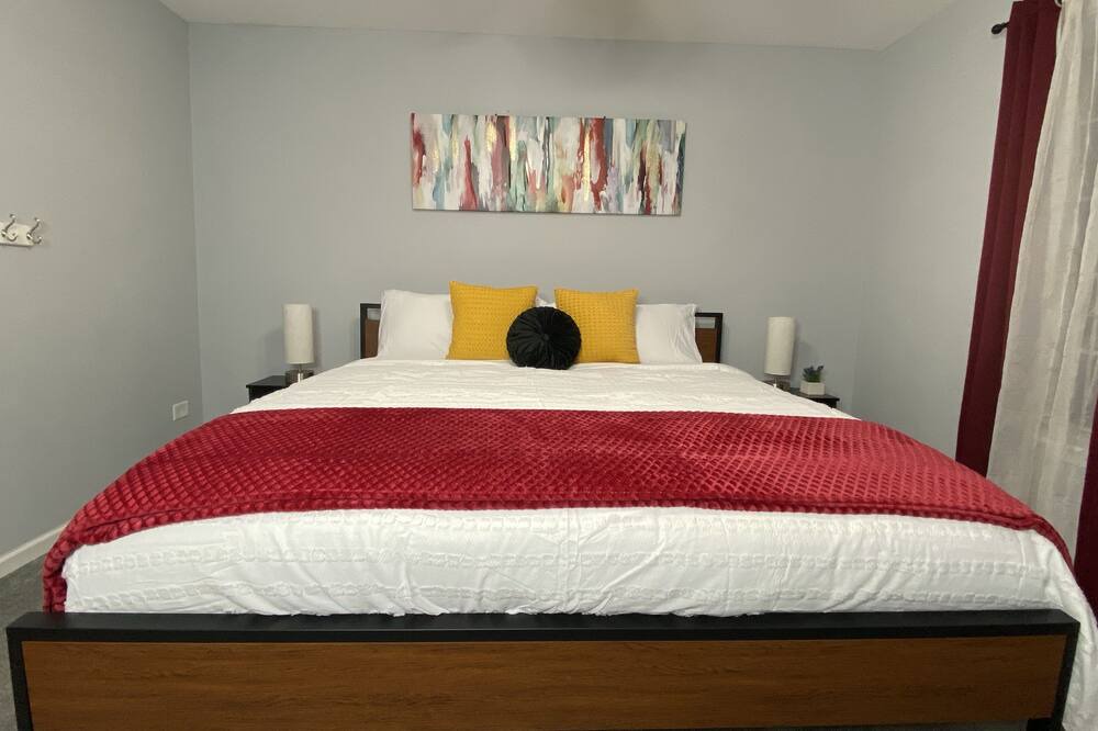 Photo of Bedroom in Oswego