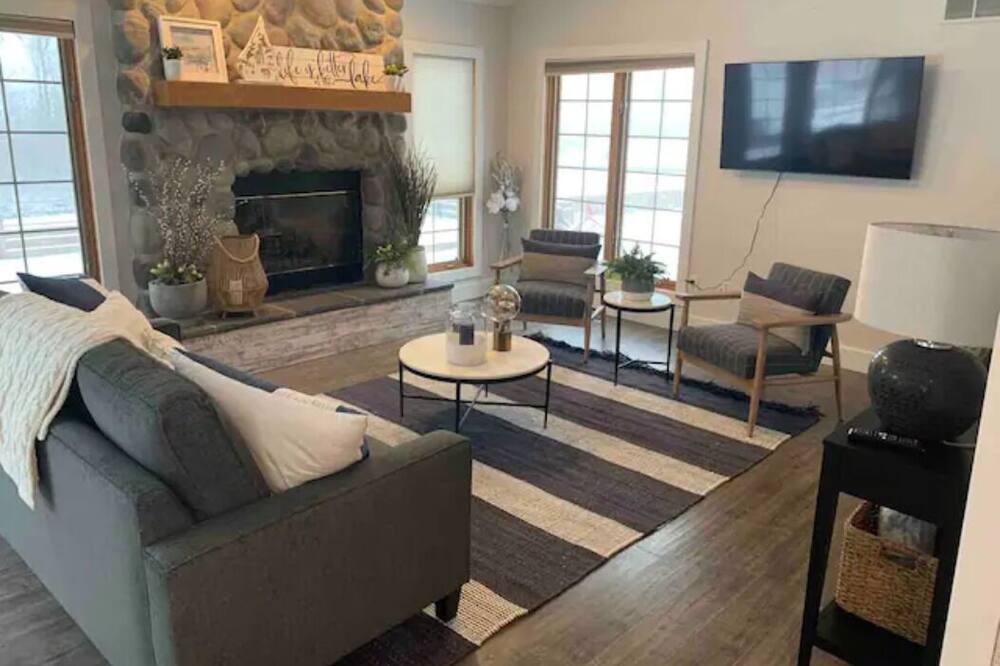 Photo of Livingroom in White Lake