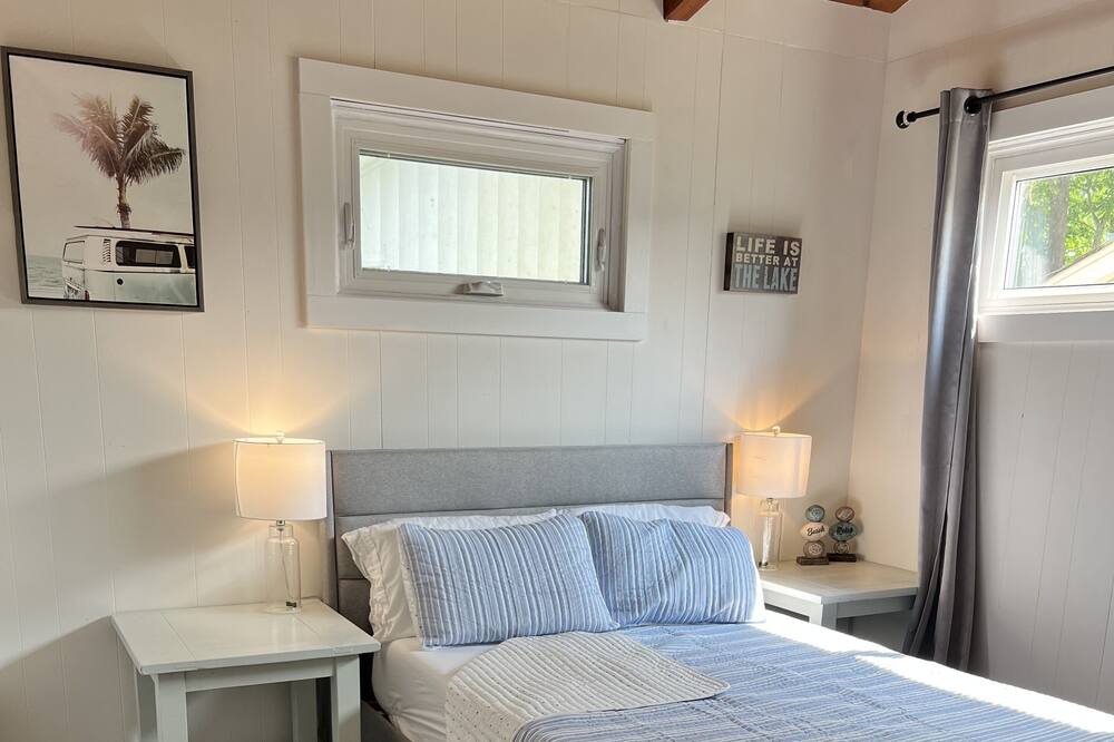 Photo of Bedroom in Solon Township