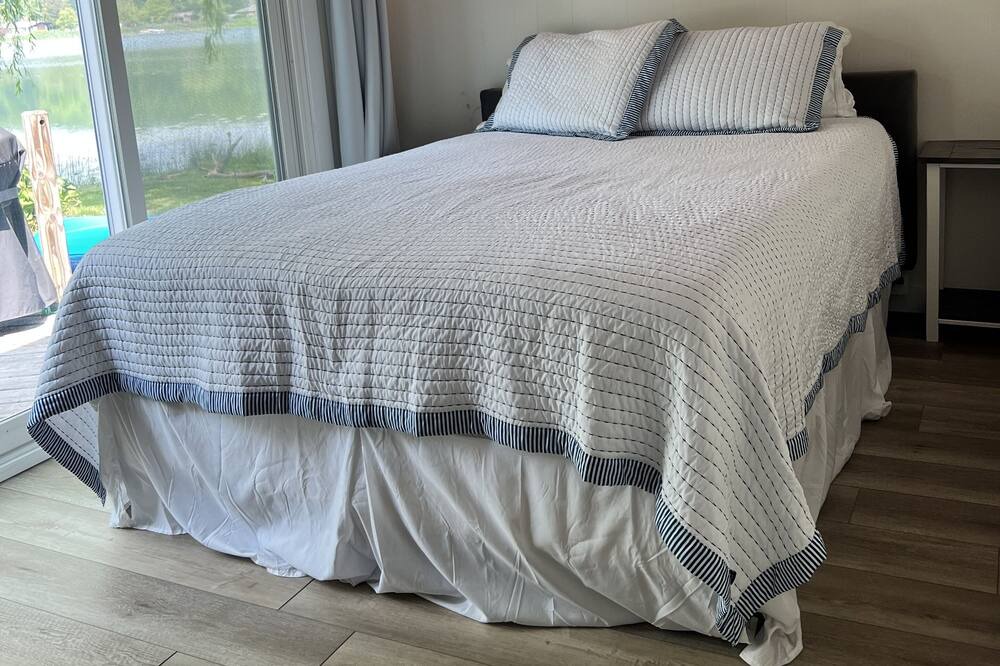 Photo of Bedroom in Solon Township