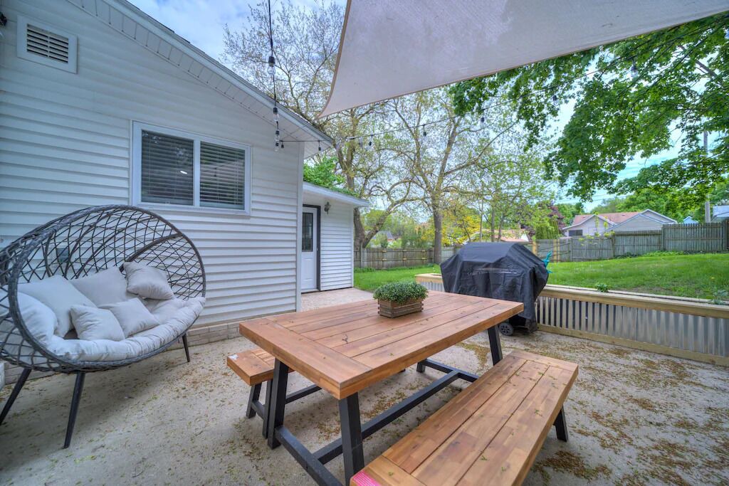 Photo of Patio Balcony in Lakeside