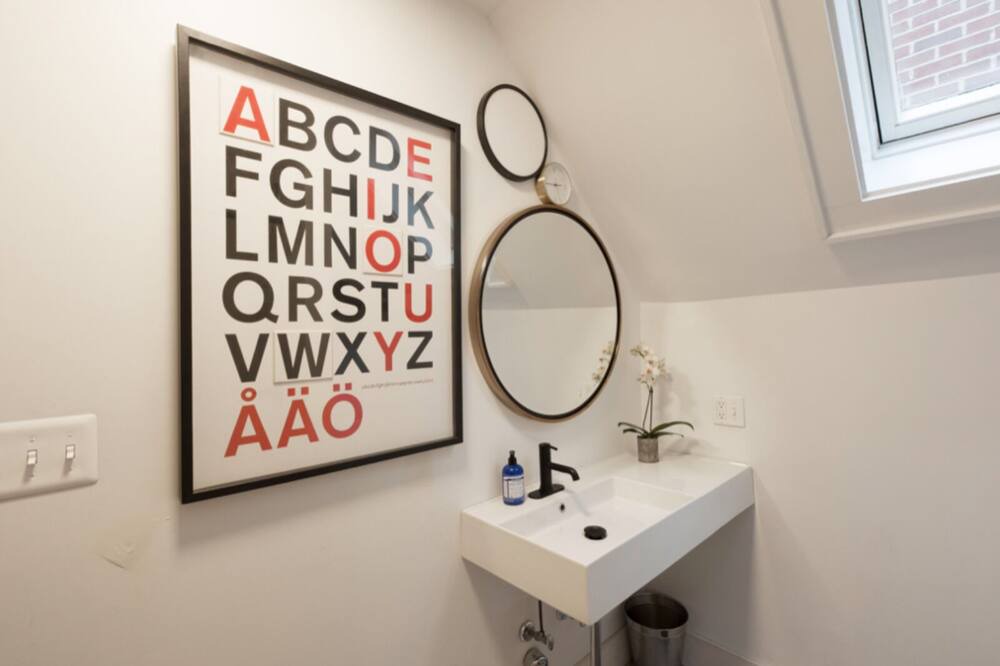 Photo of Bathroom in Uptown