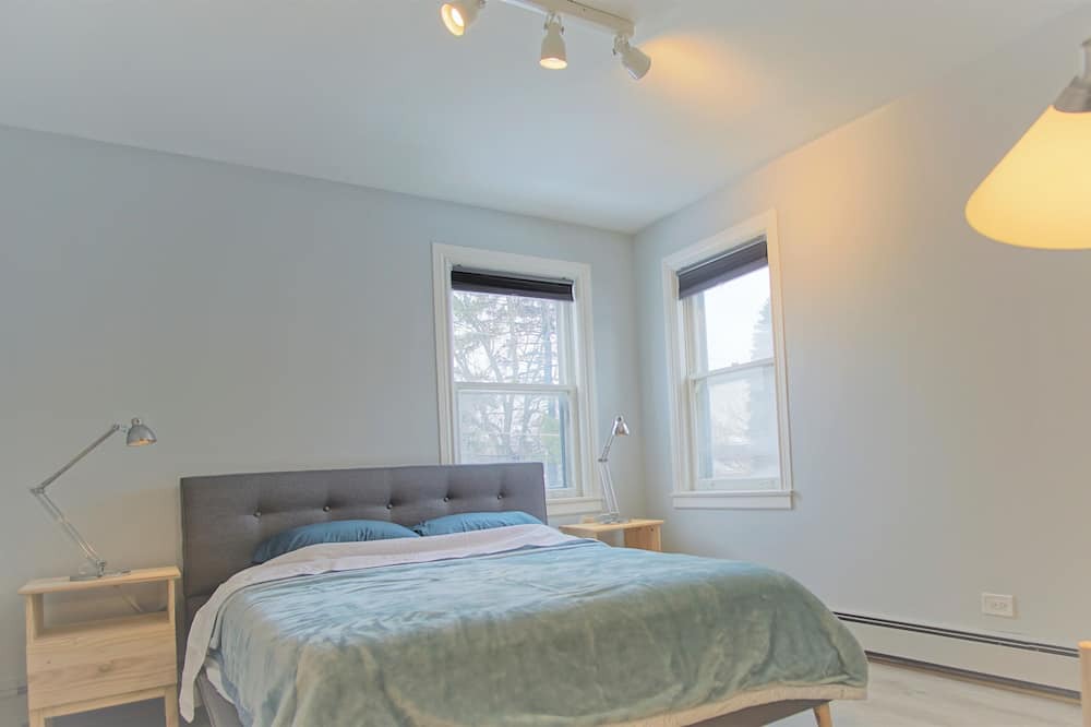 Photo of Bedroom in Skokie
