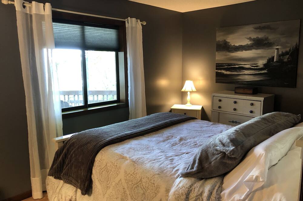 Photo of Bedroom in Whitehall