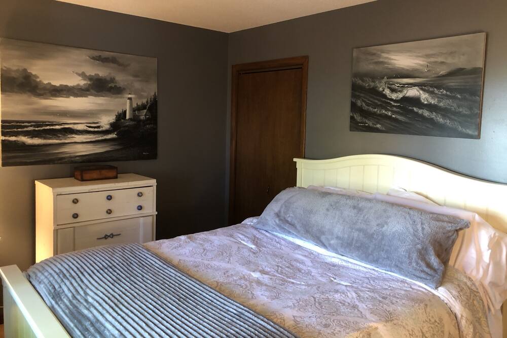 Photo of Bedroom in Whitehall