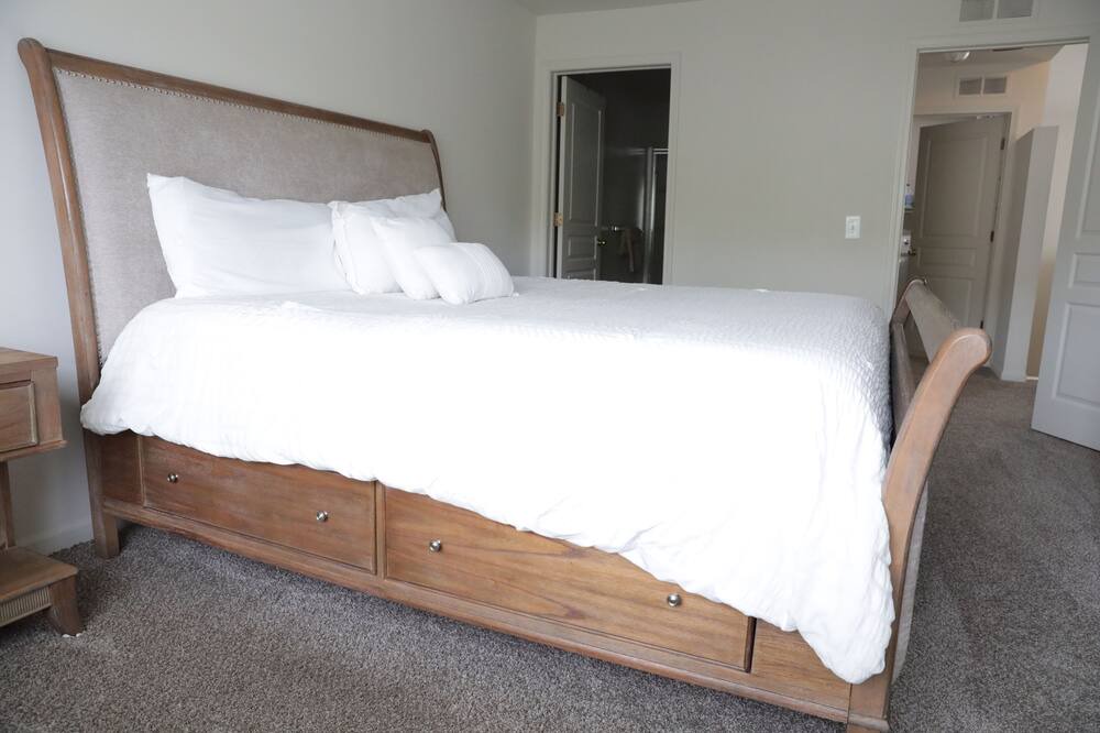 Photo of Bedroom in Commerce Township