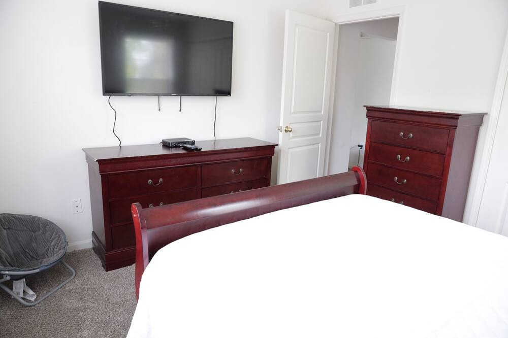 Photo of Bedroom in Commerce Township
