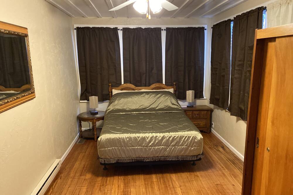 Photo of Bedroom in Metamora