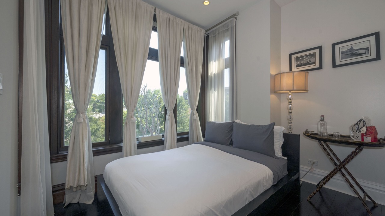 Photo of Bedroom in Lincoln Park