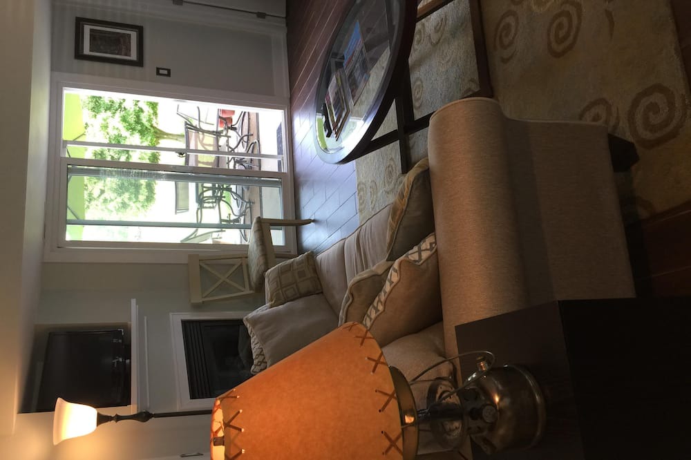 Photo of Livingroom in Douglas