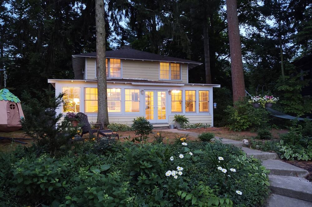 Photo of Outdoor in Whitehall