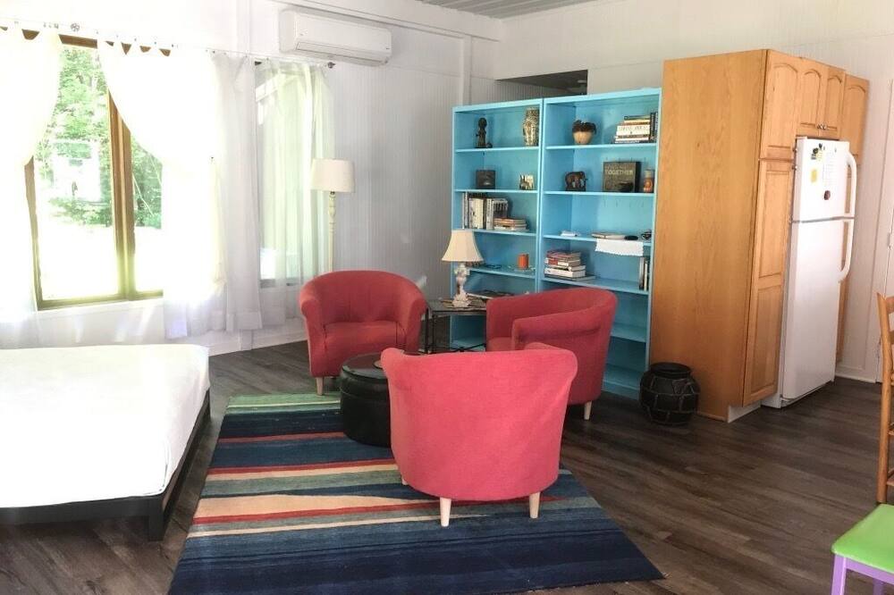 Photo of Livingroom in Fennville
