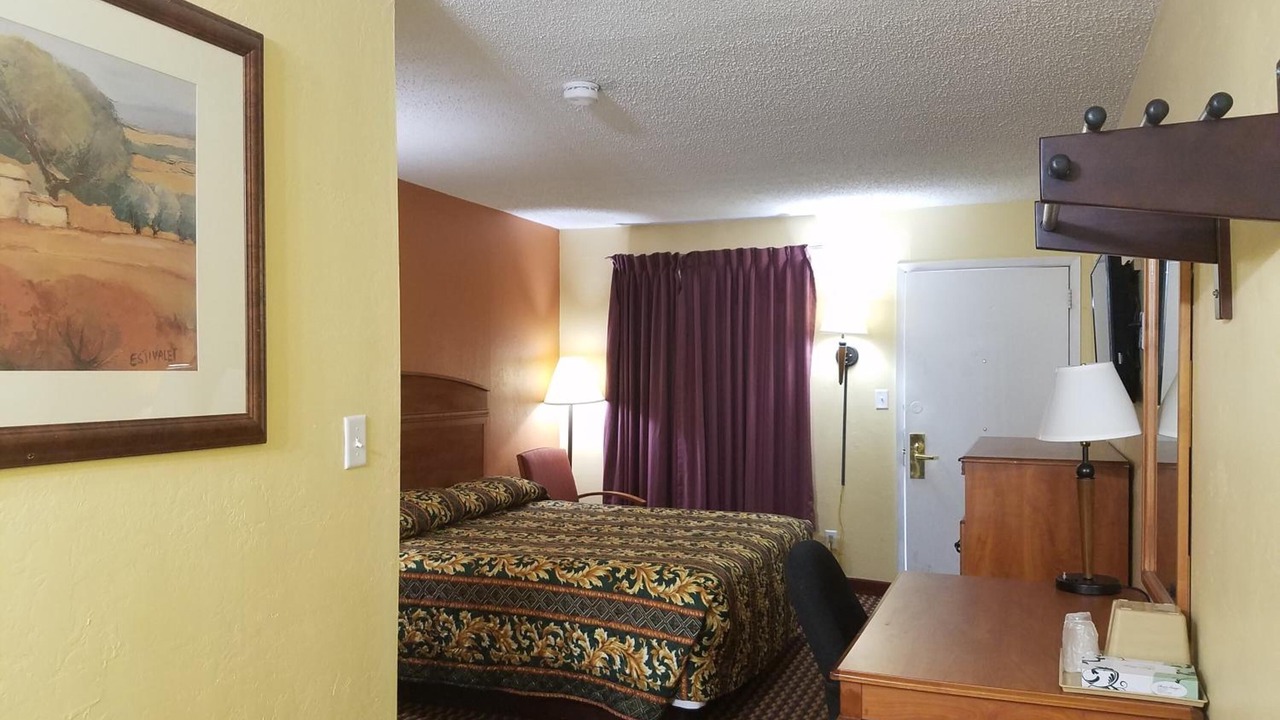Photo of Bedroom in Keokuk