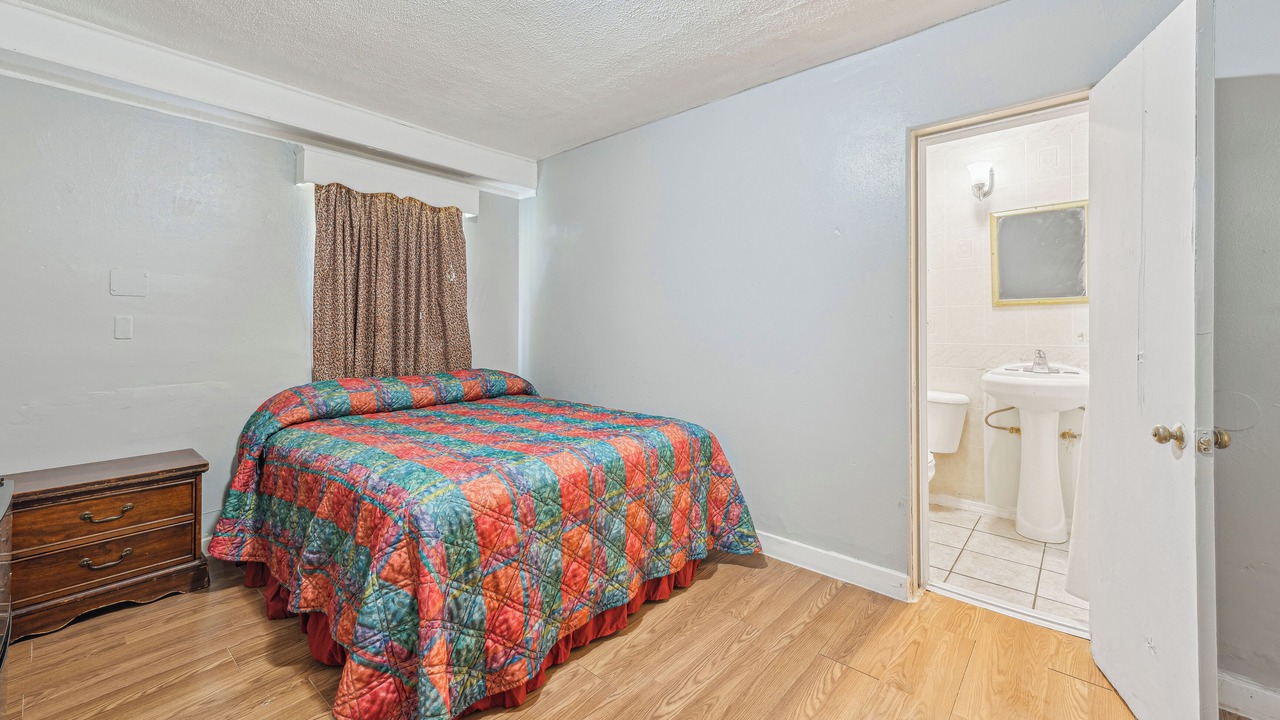 Photo of Bedroom in Flint