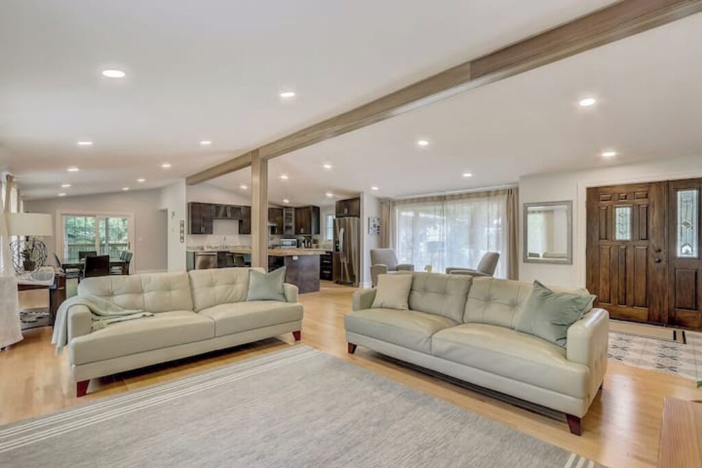 Photo of Livingroom in Lake Geneva