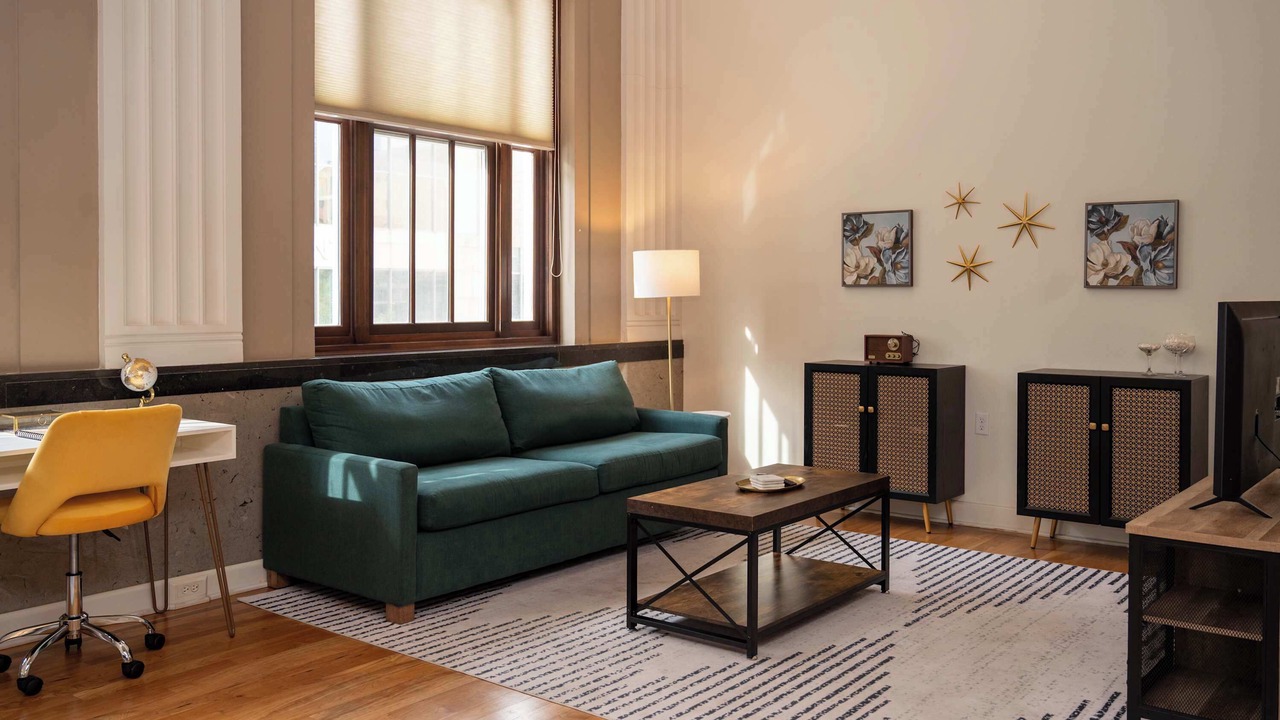 Photo of Livingroom in Downtown
