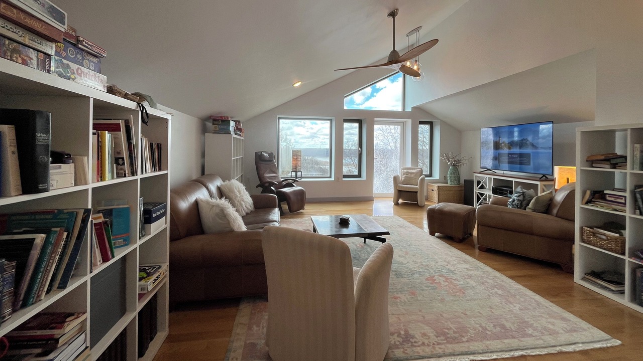 Photo of Livingroom in Hazel Green