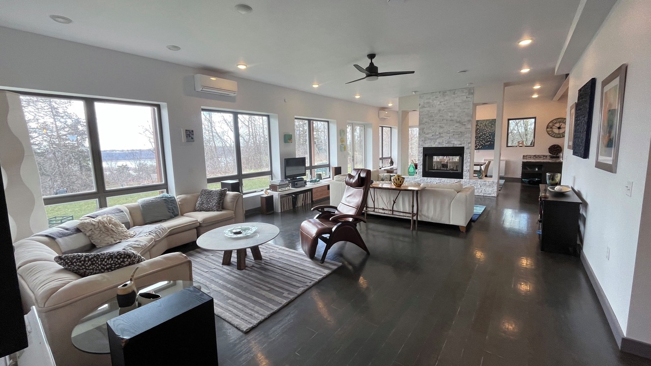 Photo of Livingroom in Hazel Green