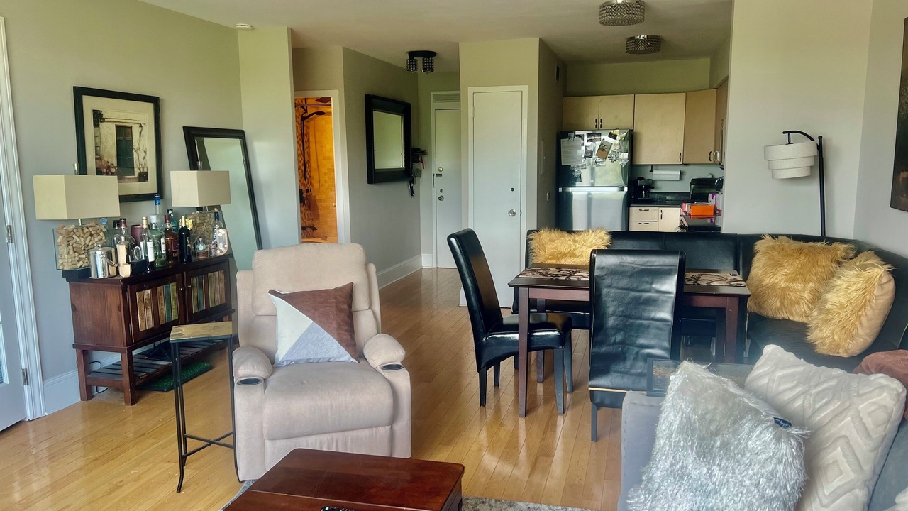Photo of Livingroom in Lincoln Park