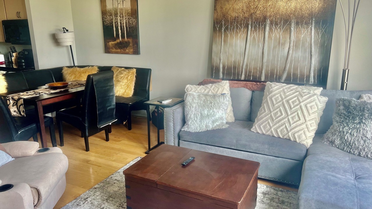 Photo of Livingroom in Lincoln Park