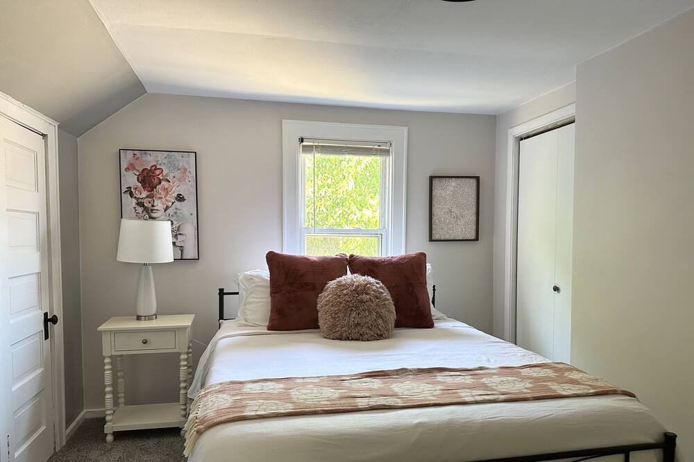 Photo of Bedroom in Wauwatosa
