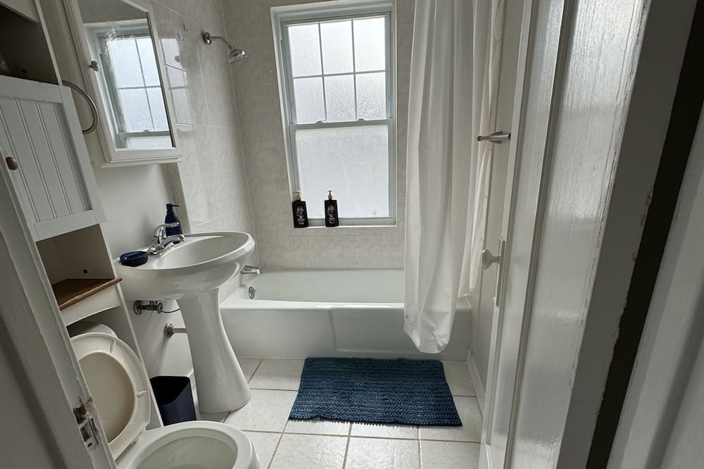 Photo of Bathroom in Elmhurst
