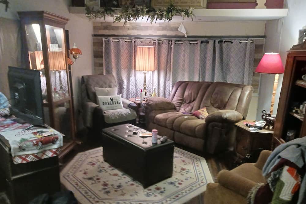 Photo of Livingroom in Hamilton