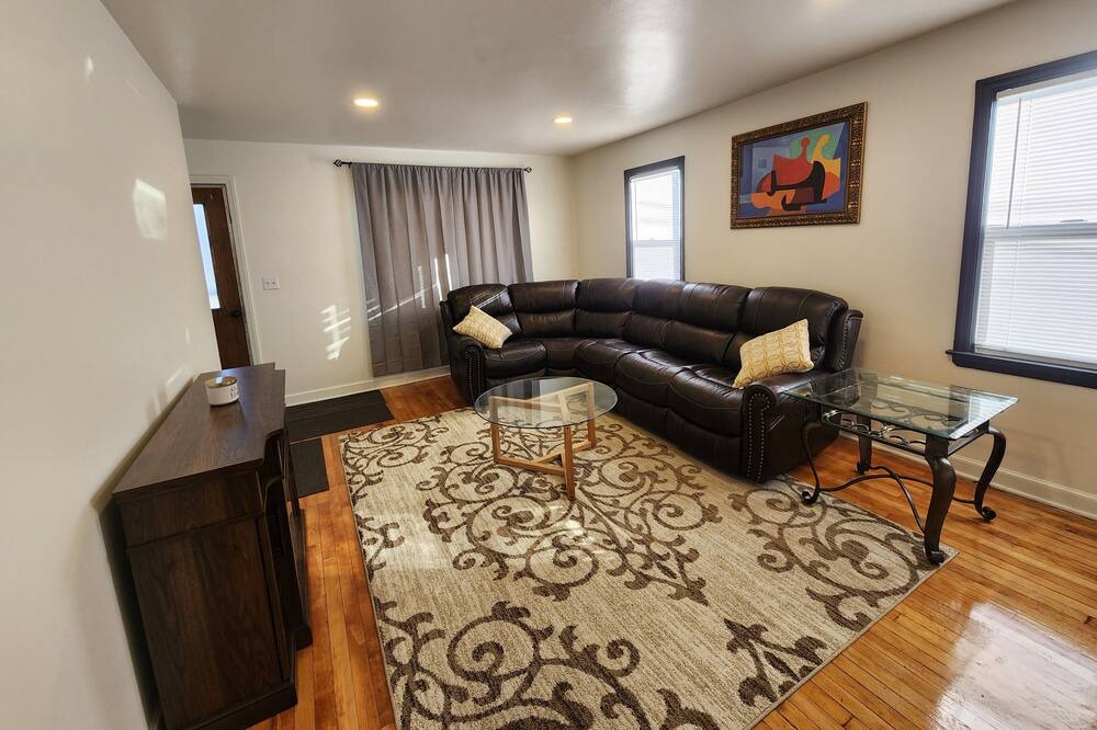 Photo of Livingroom in Wauwatosa