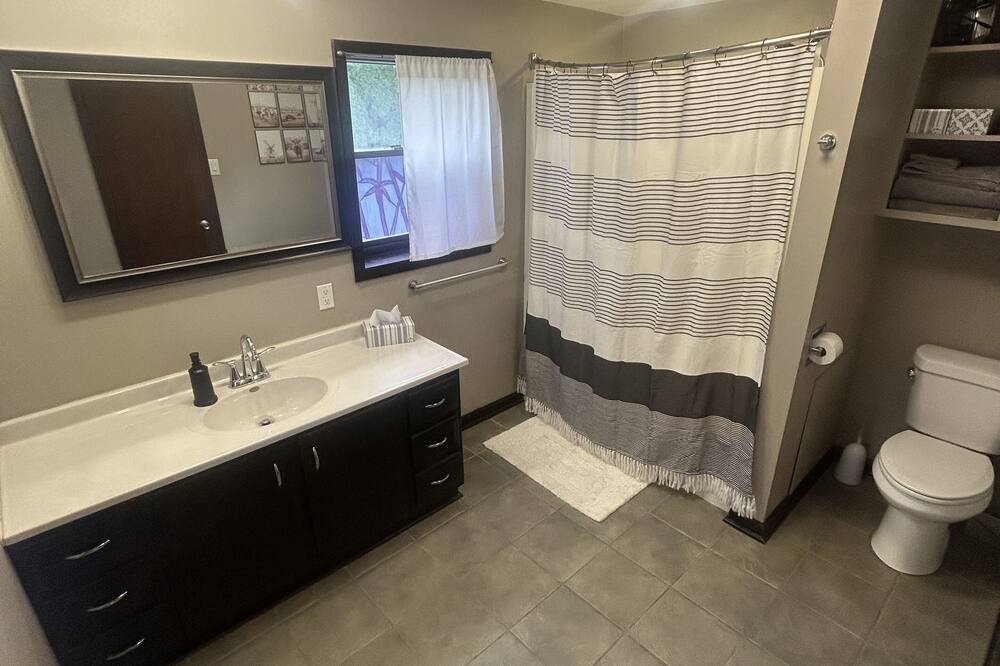 Photo of Bathroom in Marion