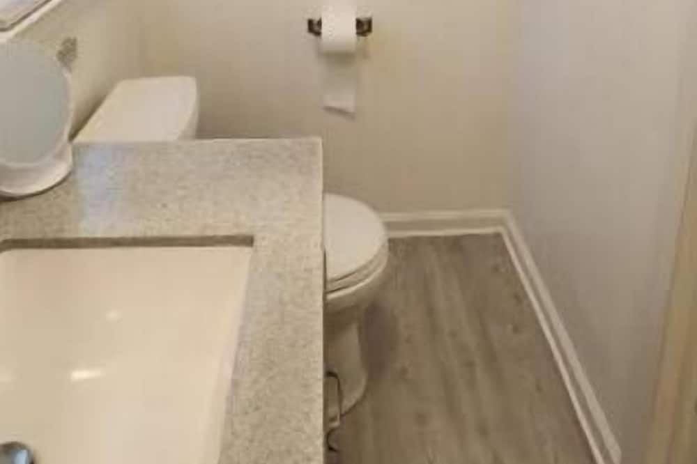 Photo of Bathroom in Council Bluffs