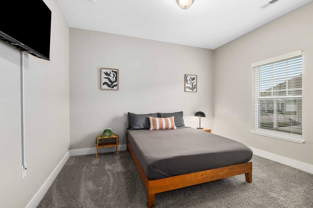 Photo of Bedroom in Grandville