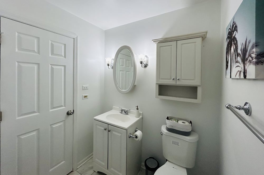 Photo of Bathroom in Willowbrook
