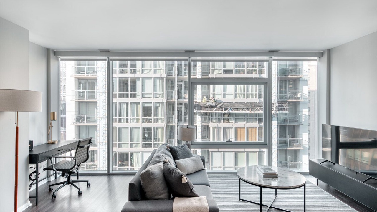 Photo of Livingroom in Streeterville