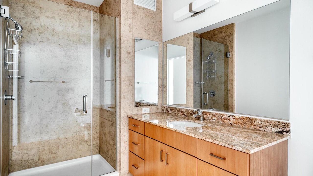 Photo of Bathroom in Streeterville