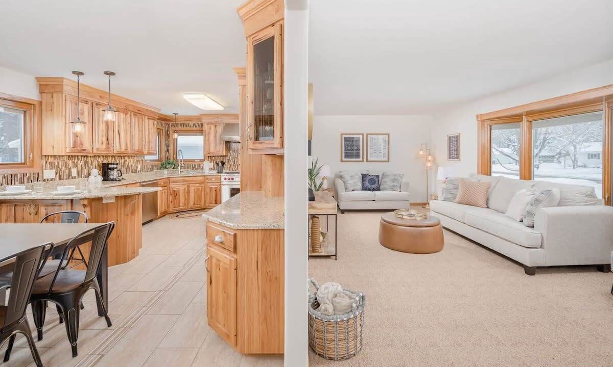 Photo of Livingroom in Whiting